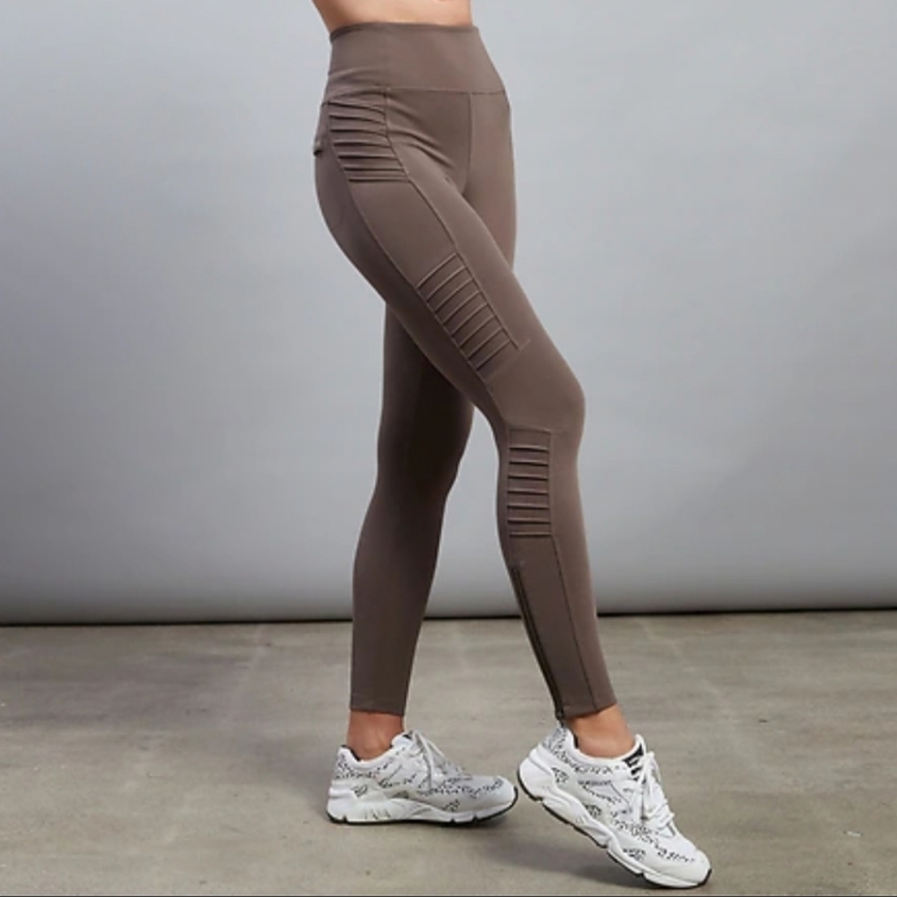 ATHLETA Moto Zip Delancy Tight Sculptek UPF 50+ Stretch Pockets Legging Taupe